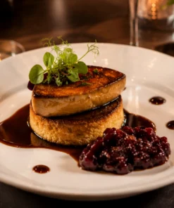 Foie Gras, Brioșă de Casă, sos Porto, Chutney de Merișoare